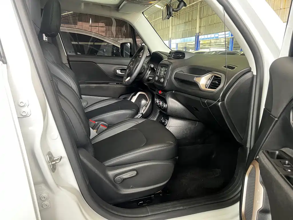 Jeep Renegade — миниатюра 15