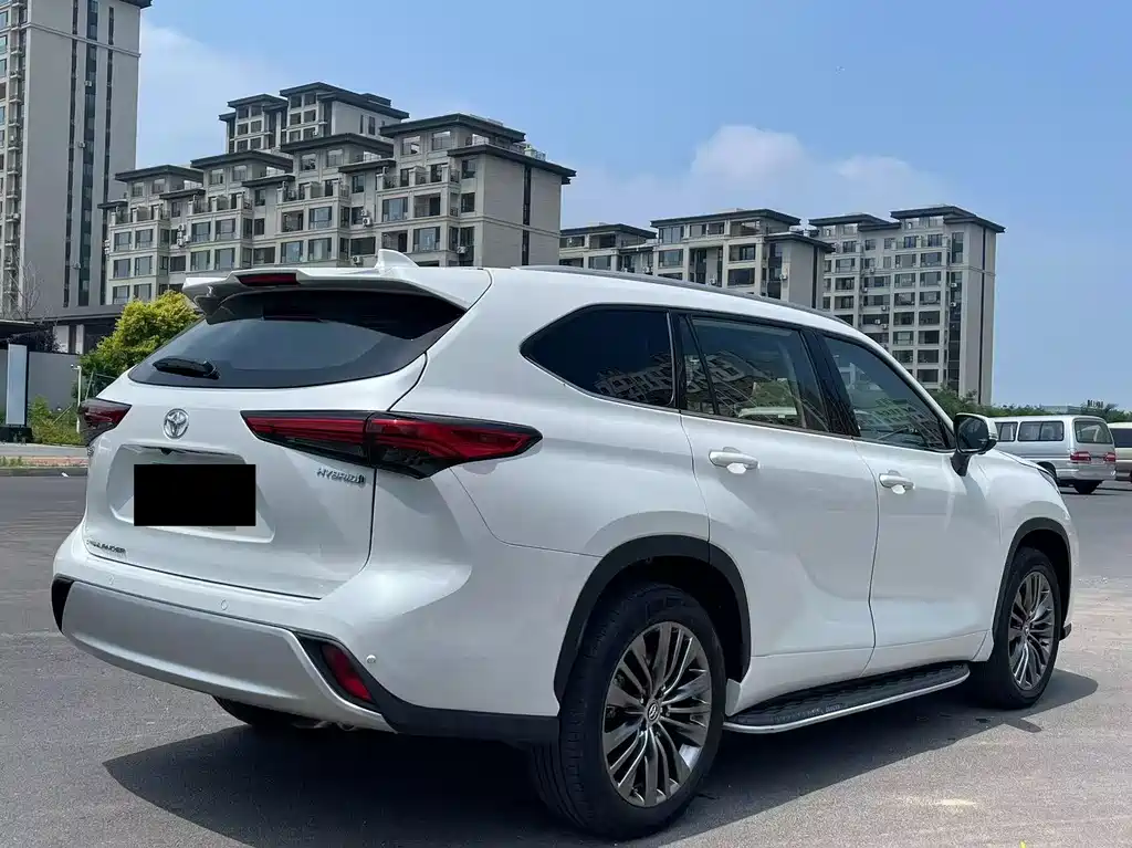 Toyota Highlander 2026 2.5L Luxury 7 мест