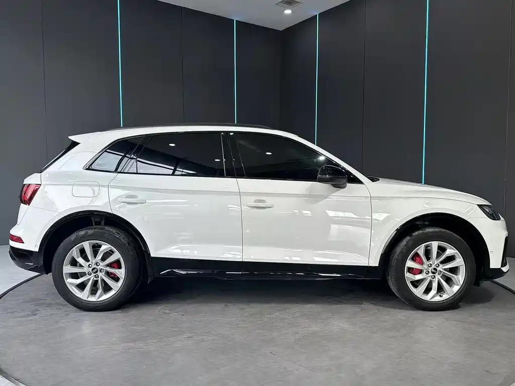 Audi Q5L 2022 40T Luxury