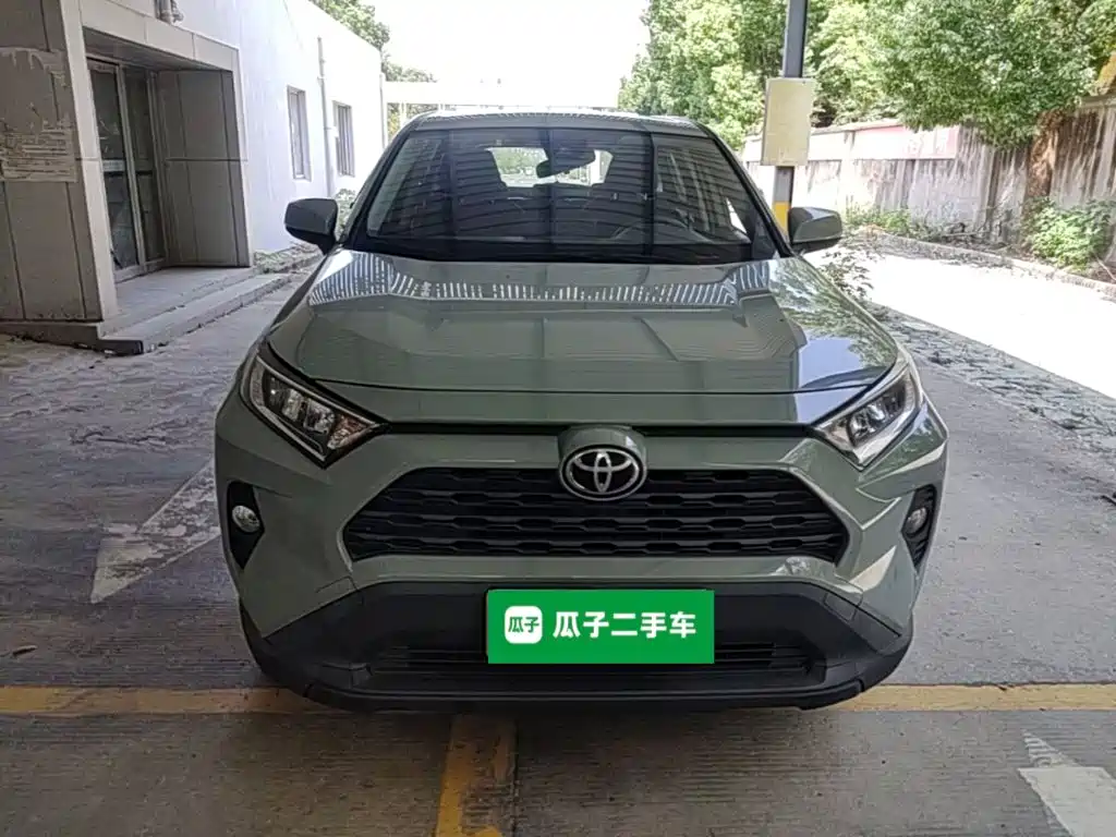 Toyota RAV4 — миниатюра 3