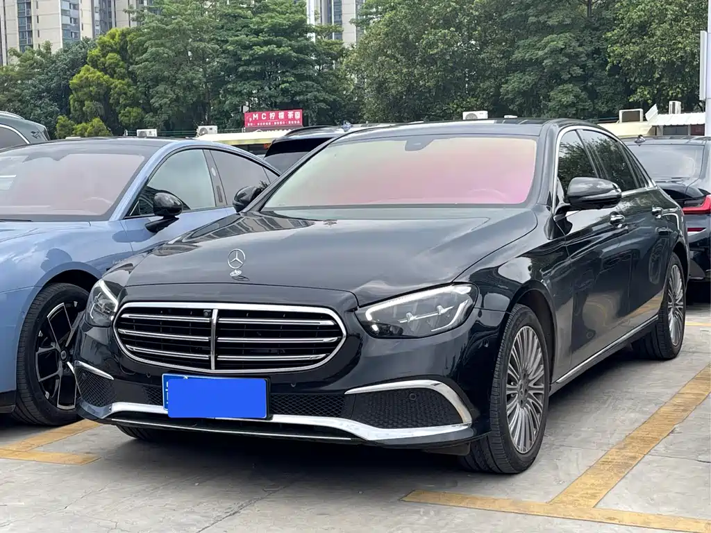 Mercedes-Benz E-Class — миниатюра 2