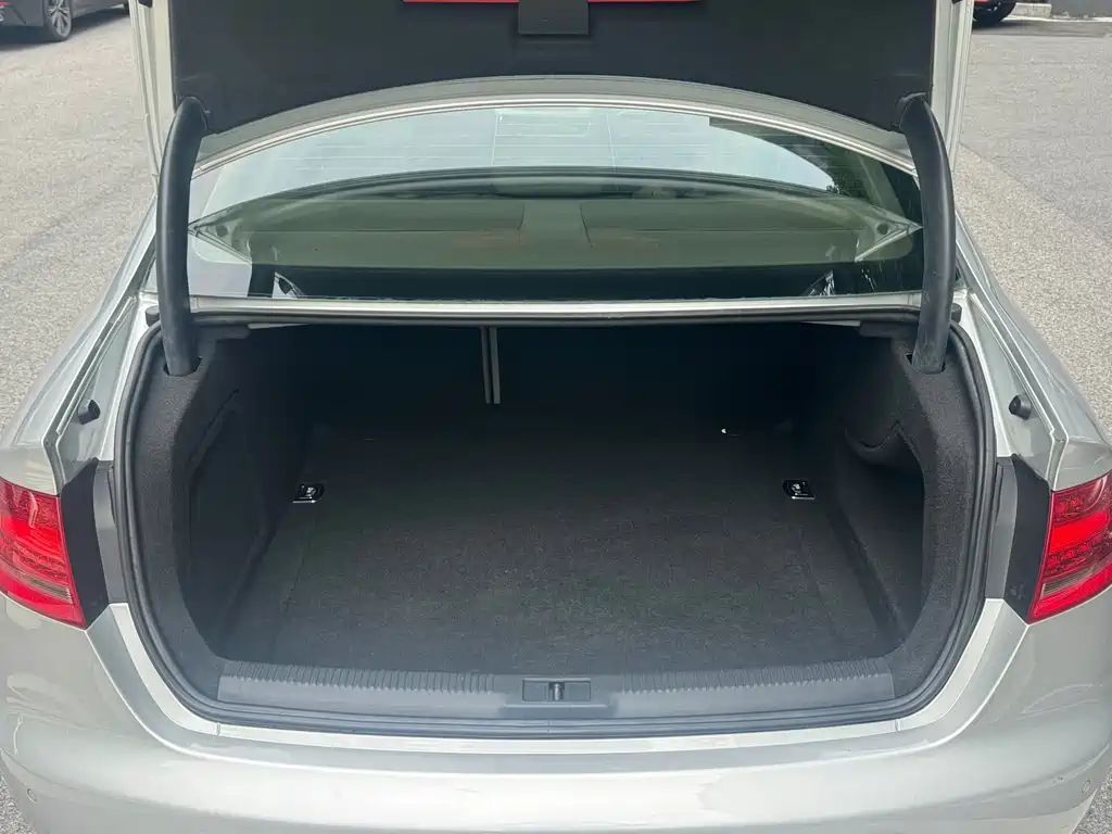Audi A4L — миниатюра 10