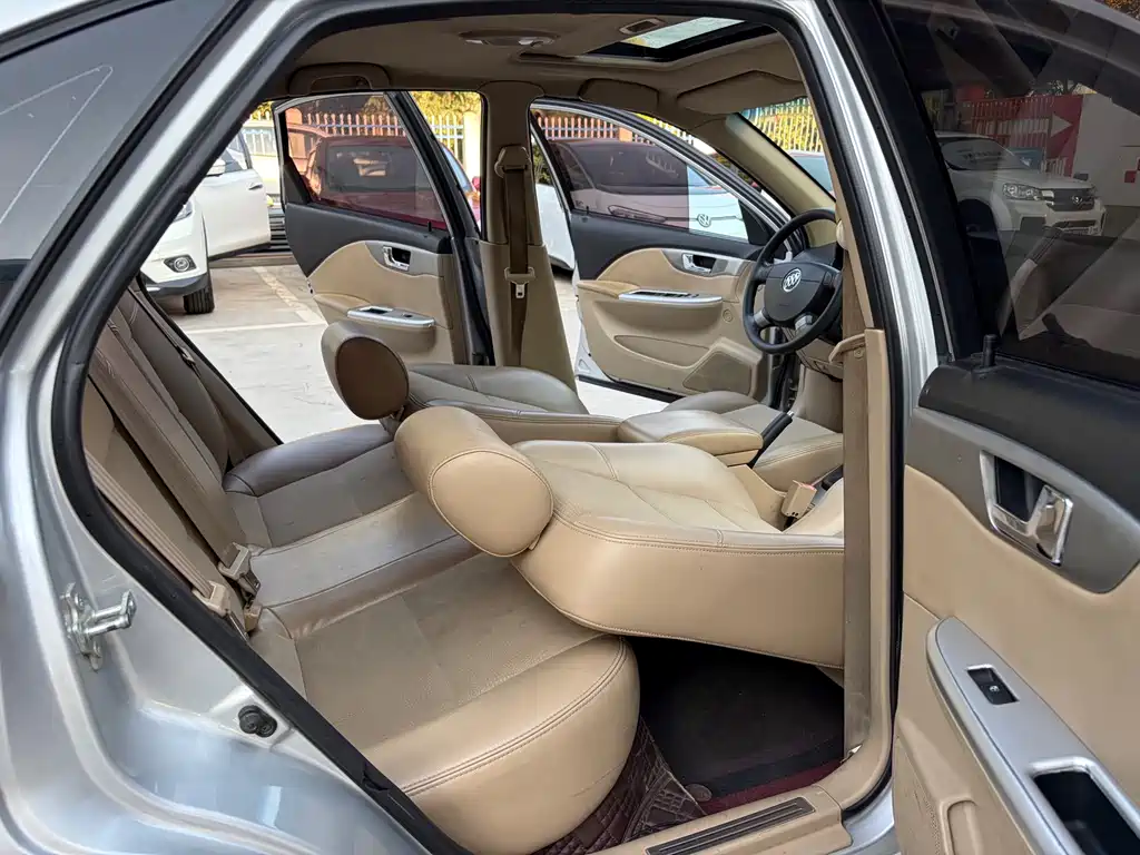 Buick Excelle — миниатюра 7