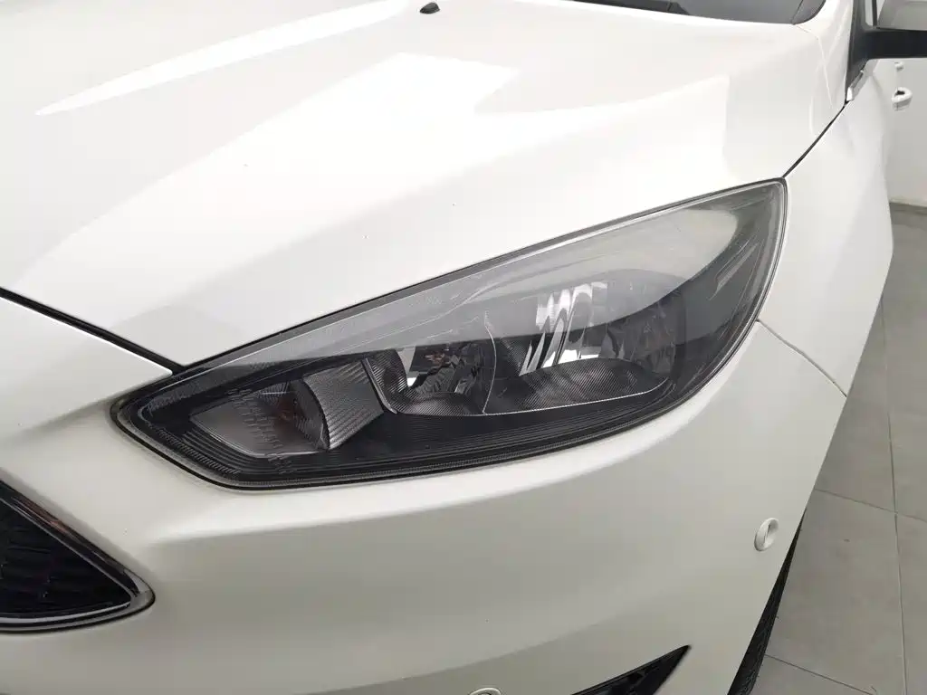 Ford Focus — миниатюра 7