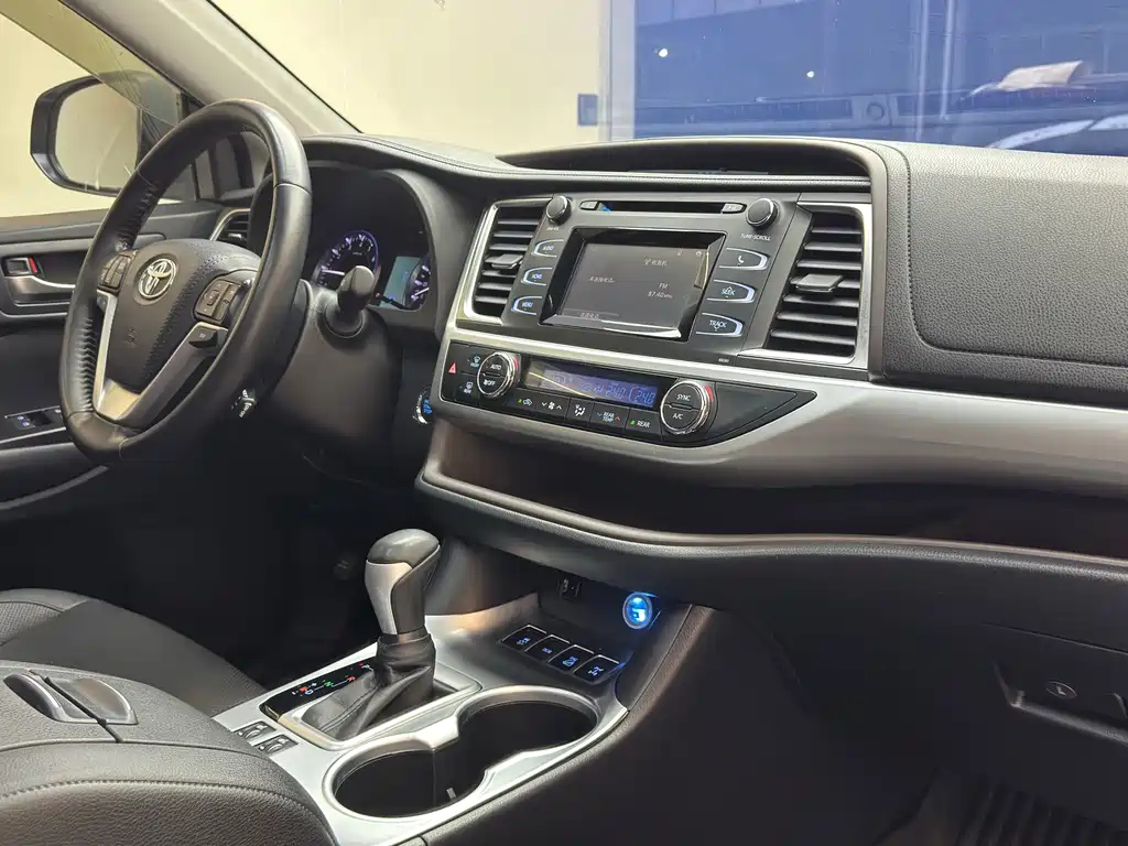 Toyota Highlander — миниатюра 17