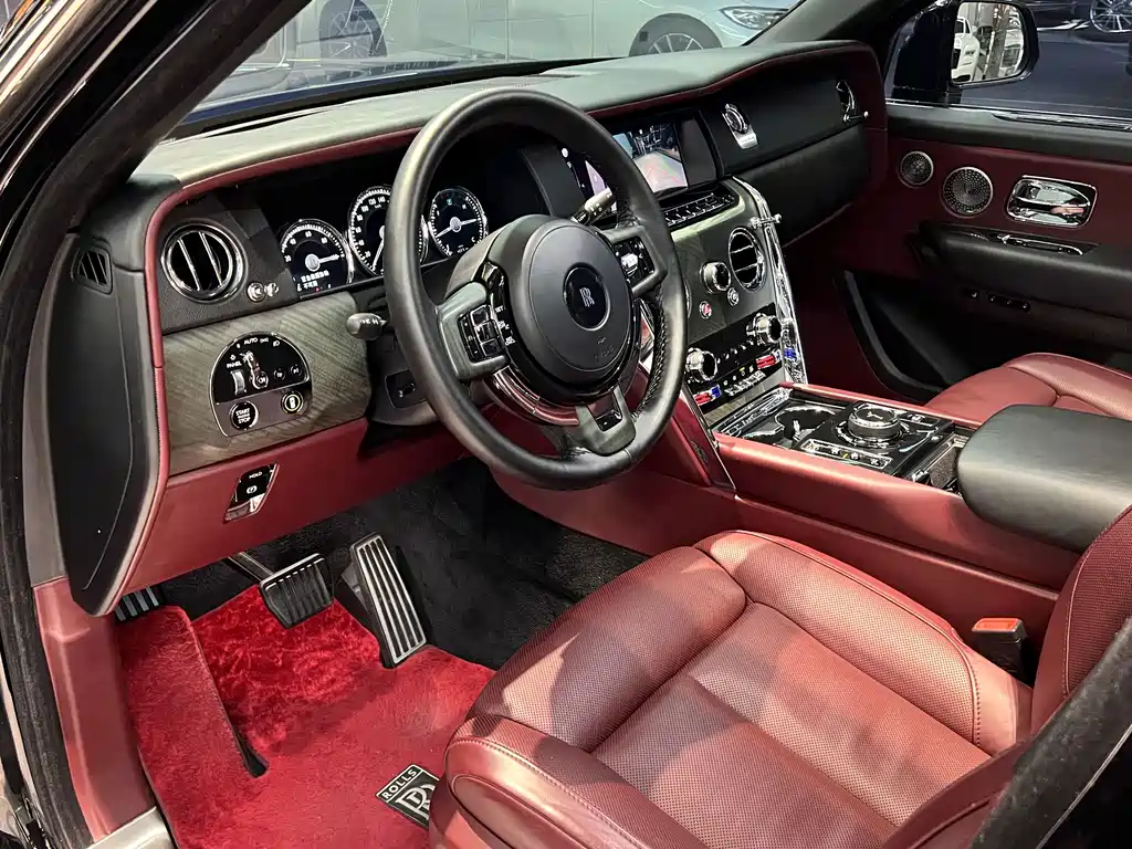 Rolls-Royce Cullinan — миниатюра 6