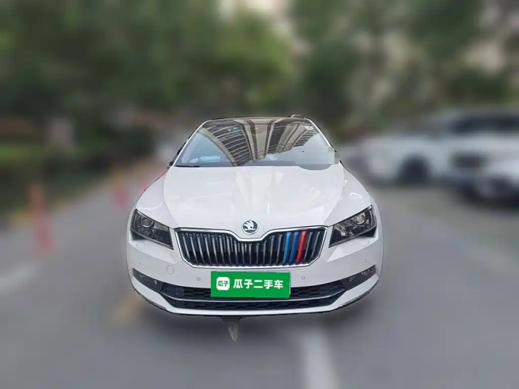 Skoda Superb — миниатюра 2