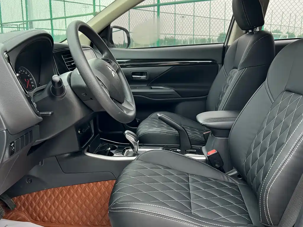 Mitsubishi Outlander 2021 2.0L Enjoy 5 мест