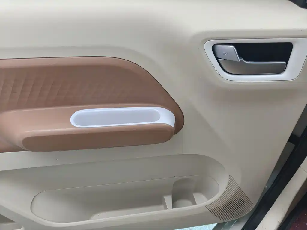 Wuling MINIEV — миниатюра 8
