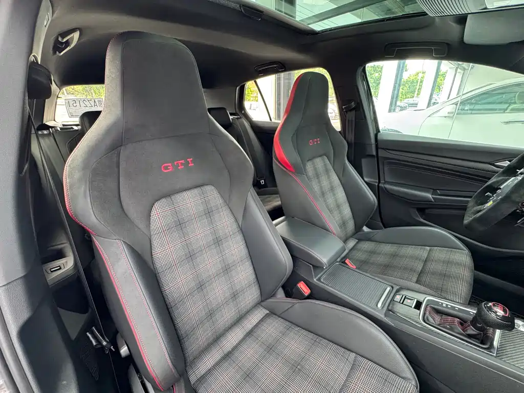 Volkswagen Golf GTI — миниатюра 16