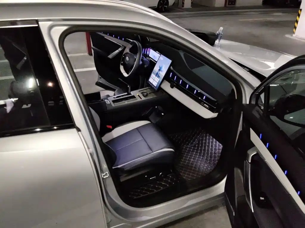 Geely Boyue L — миниатюра 20