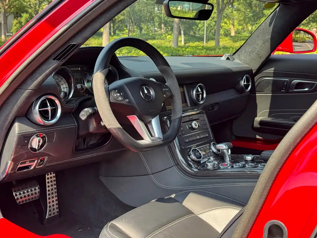 Mercedes-Benz SLS AMG — миниатюра 14