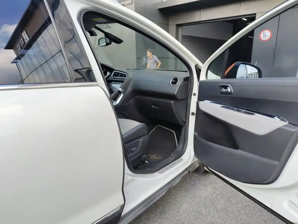 Peugeot 3008 — миниатюра 18