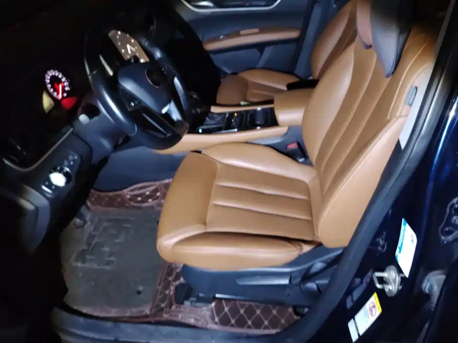 BYD MAX — миниатюра 9