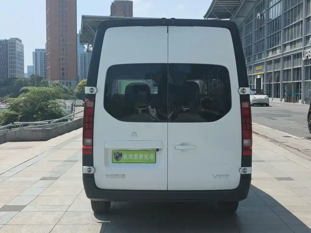 Changan V919 2025 53kwh Elite 6 мест