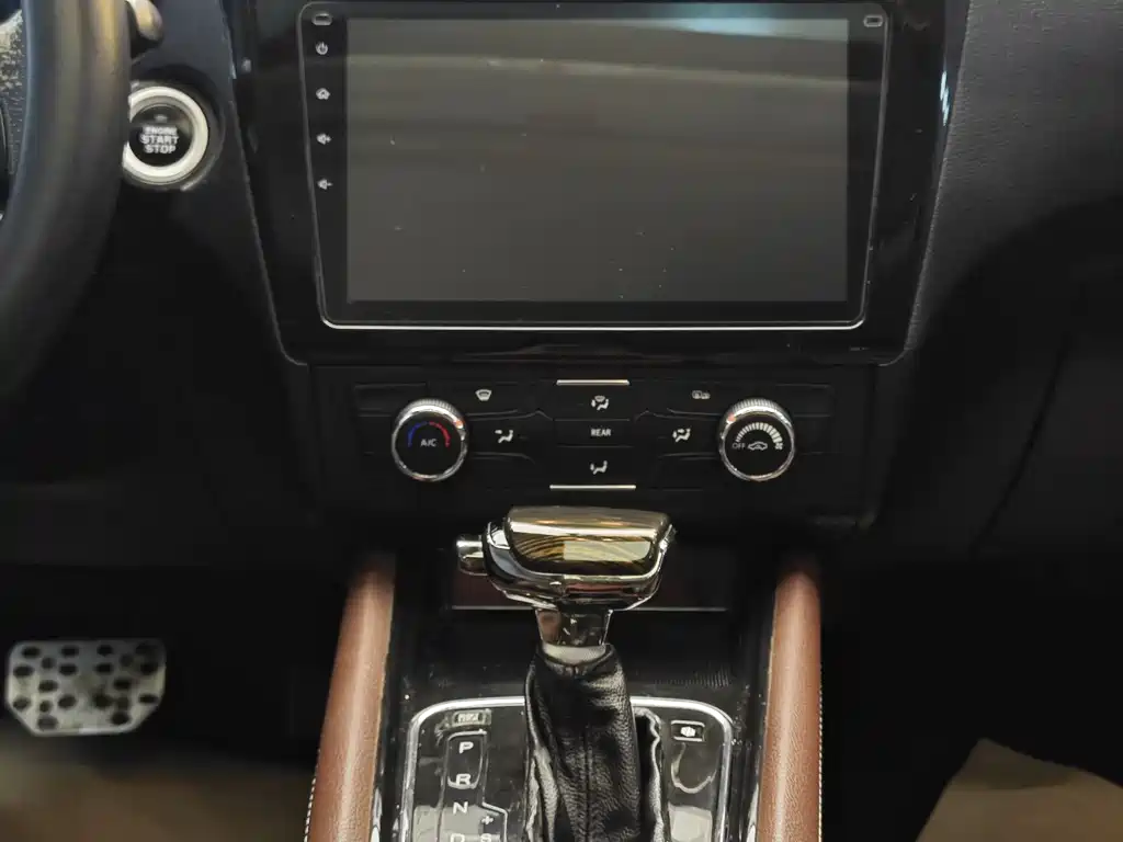 Dongfeng Fengon Fengon 580