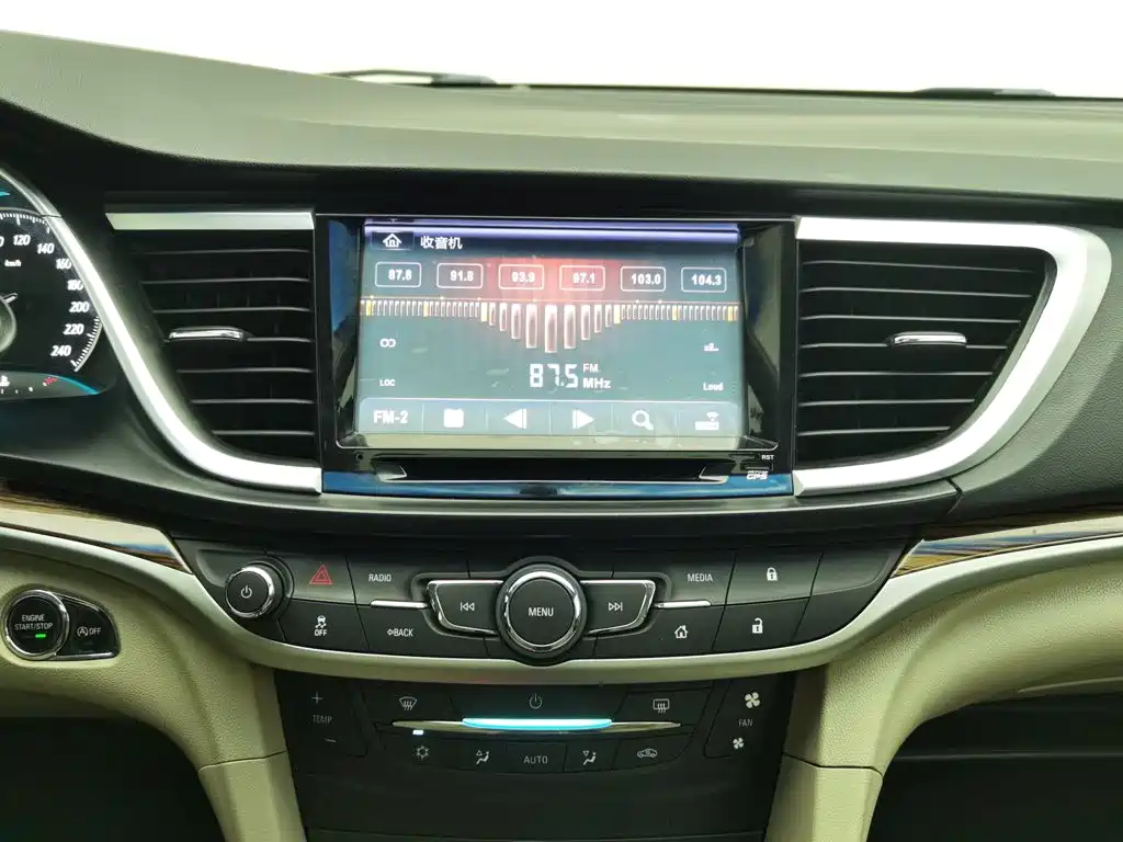 Buick Excelle — миниатюра 12