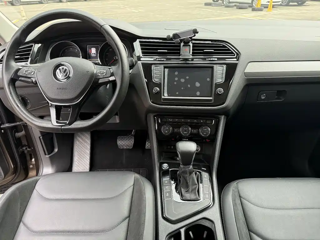 Volkswagen Tiguan L — миниатюра 7