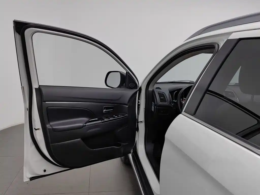 Peugeot 4008 (Import) — миниатюра 8