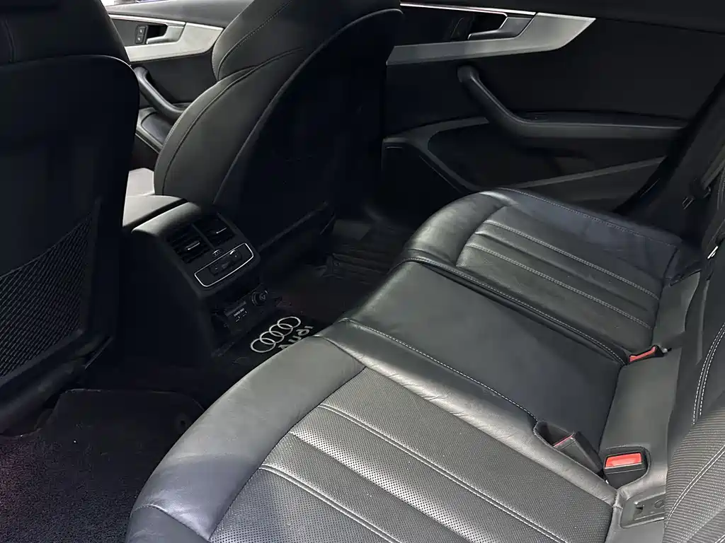 Audi A4L 2020 40 TFSI Fashion