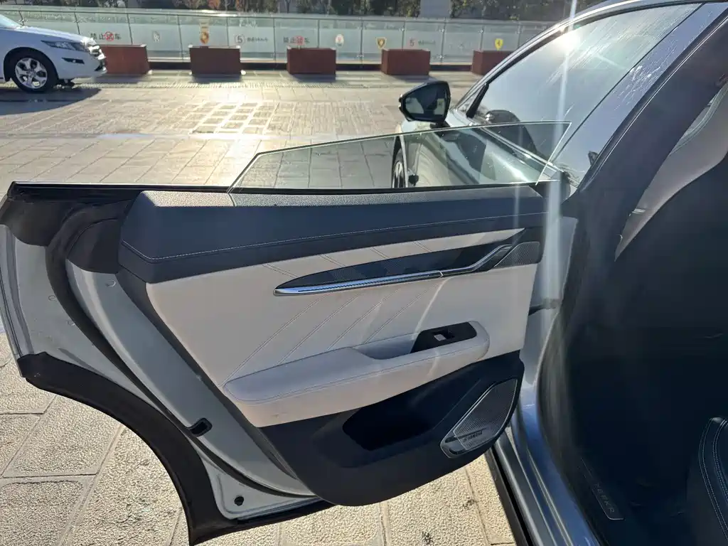 ZEEKR EXTREME KRYPTON 001