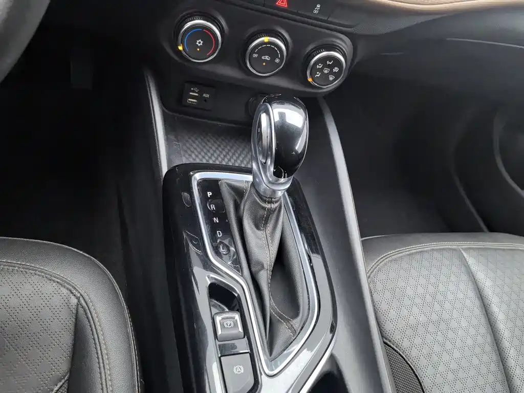 Buick Verano — миниатюра 13