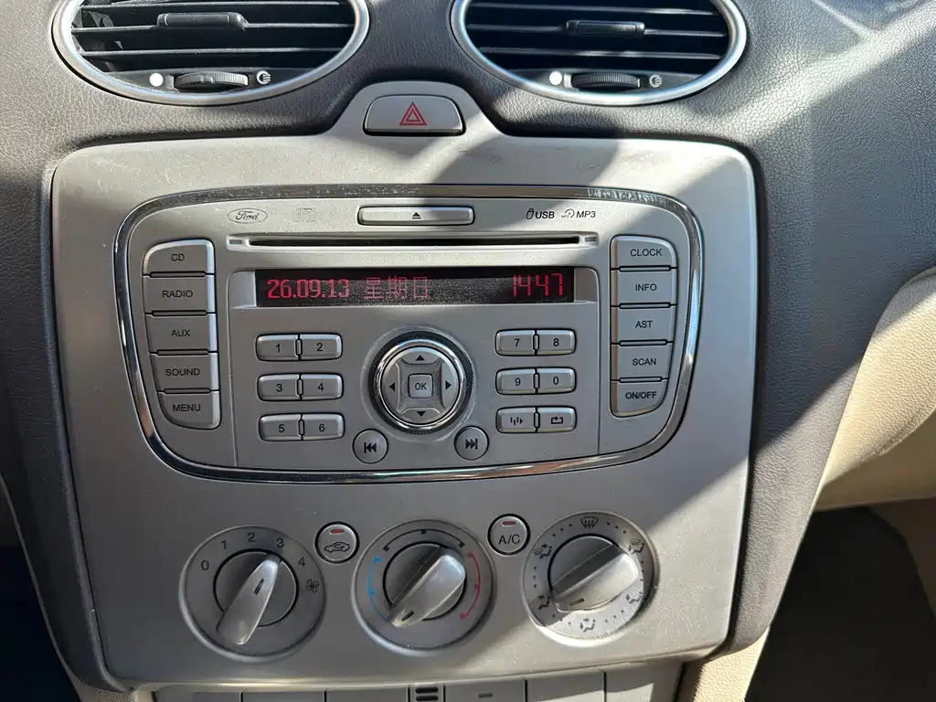 Ford Focus — миниатюра 21