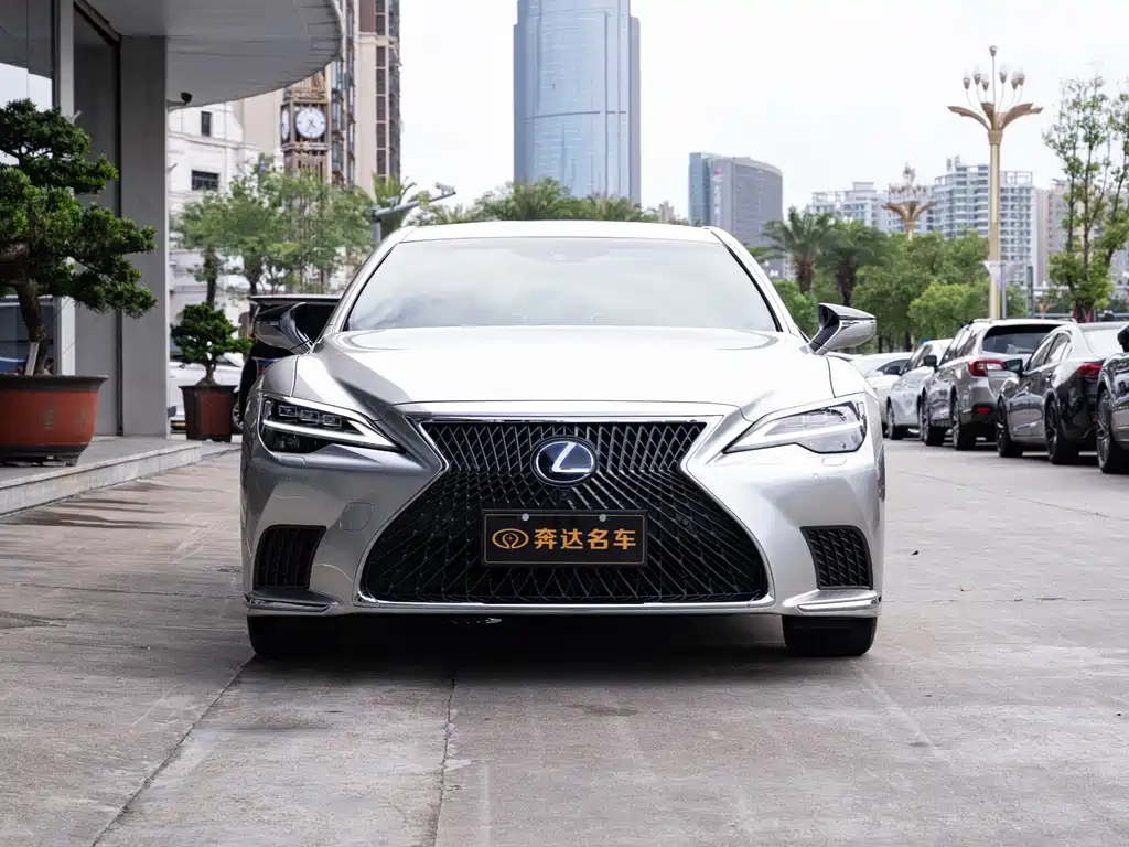 Lexus LS 2021 500h Luxury
