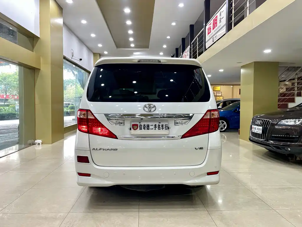 Toyota Alphard 2011 3.5L Luxury