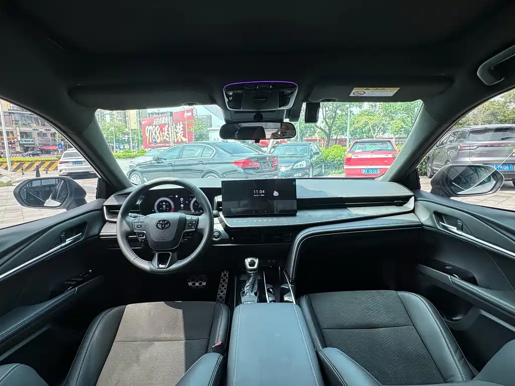 Toyota Camry — миниатюра 14