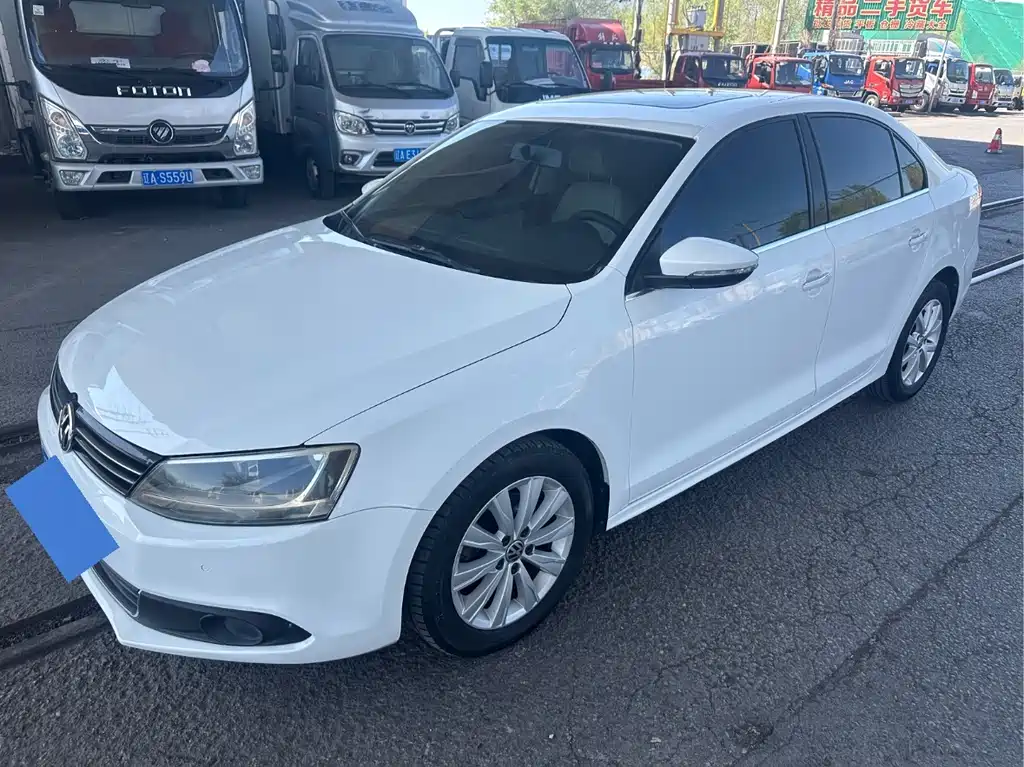 Volkswagen Sagitar 2012