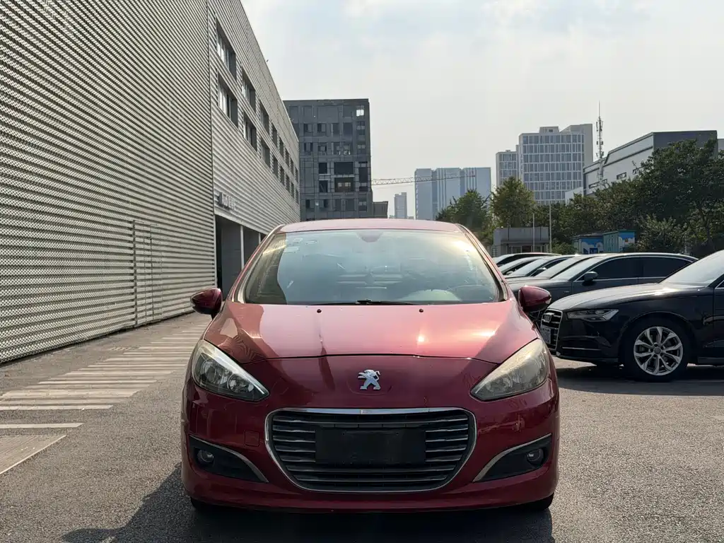 Peugeot 308 — миниатюра 2