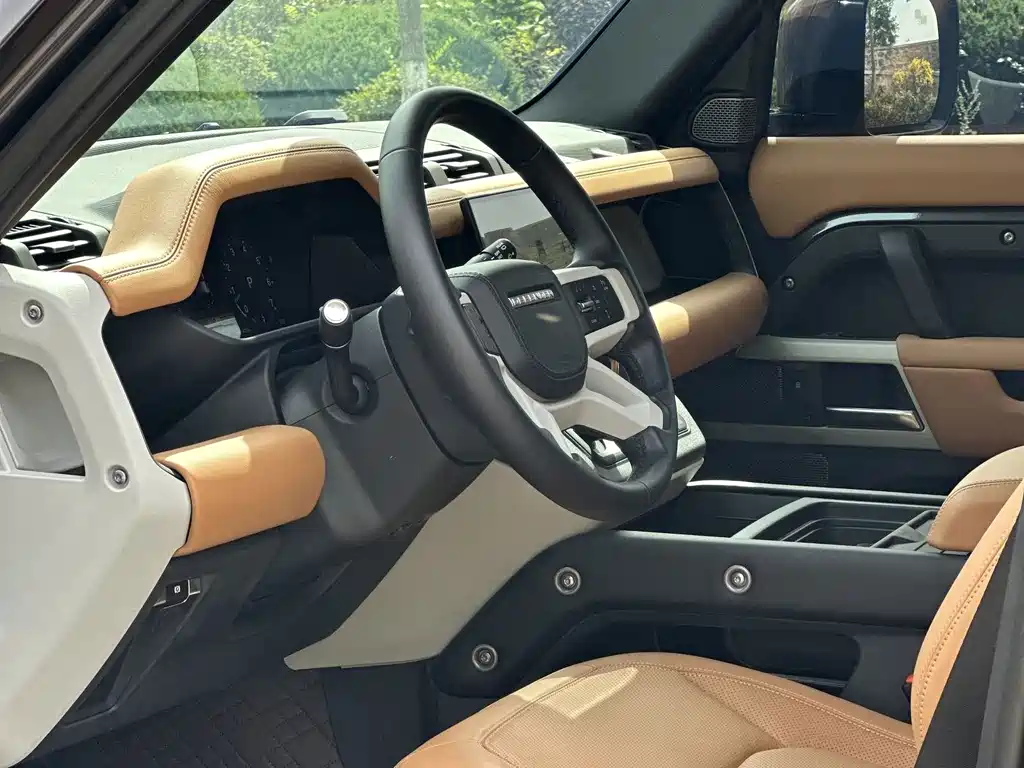 Land Rover Defender — миниатюра 8