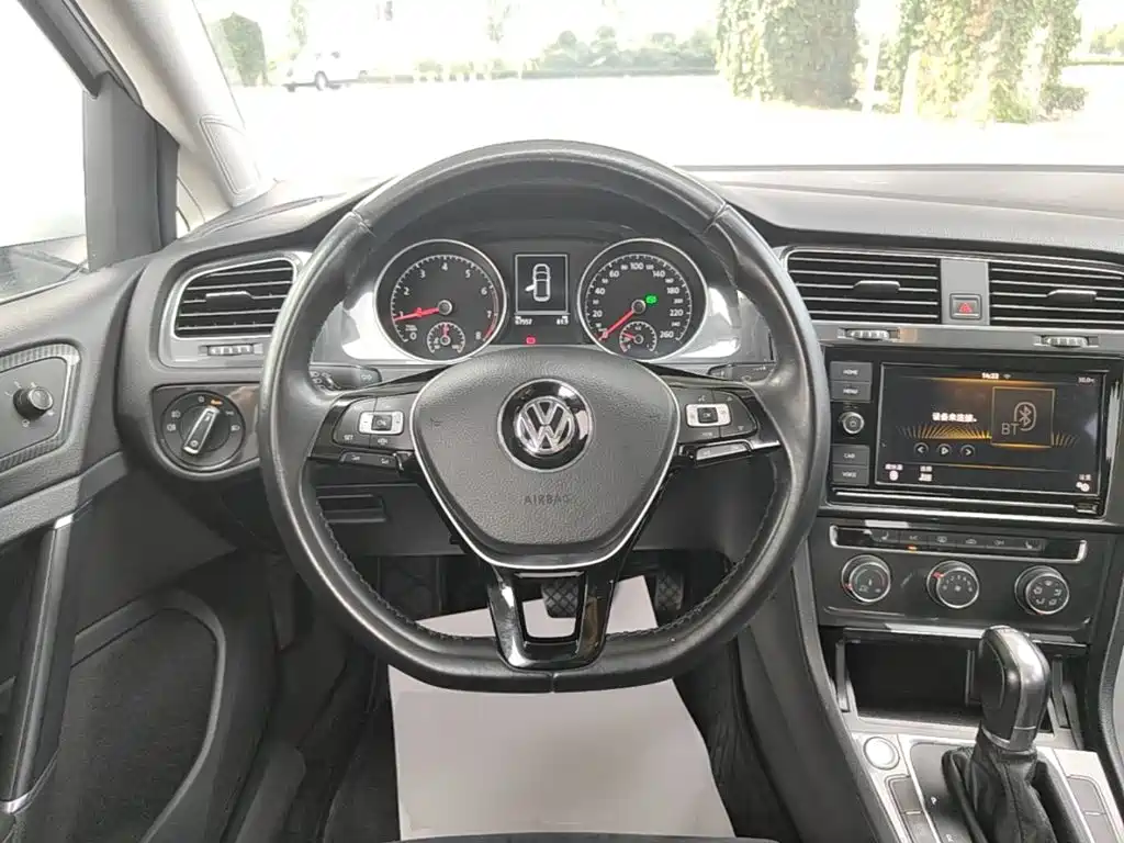 Volkswagen Golf — миниатюра 11