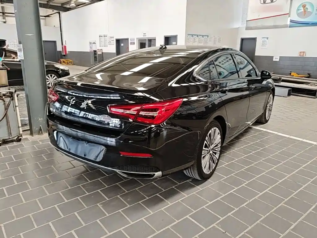 Hongqi Hongqi H5 — миниатюра 7