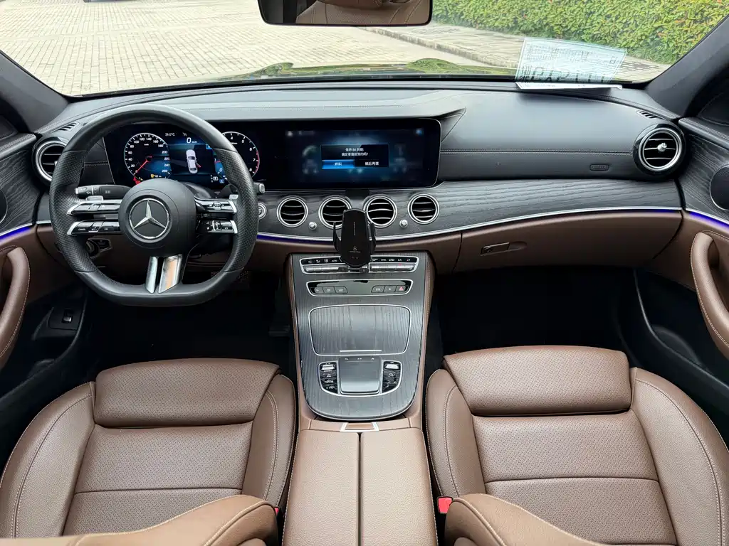 Mercedes-Benz E-Class — миниатюра 8
