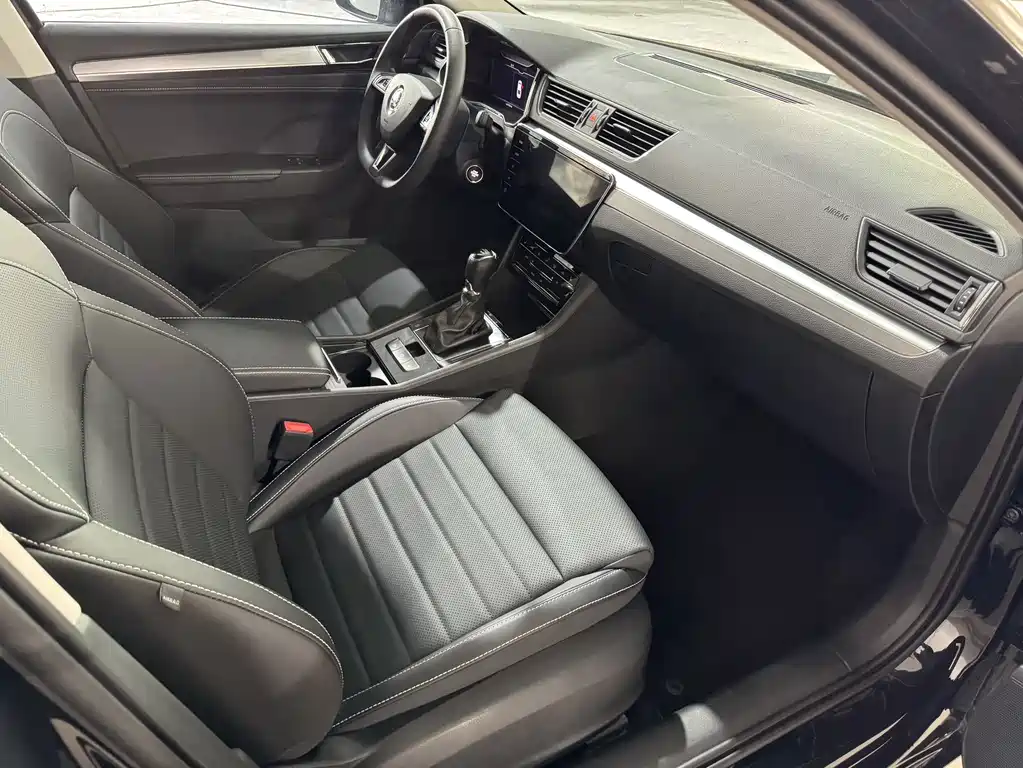 Skoda Superb — миниатюра 13