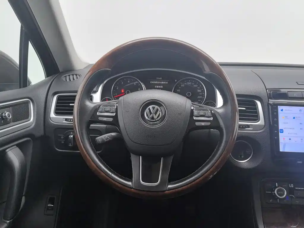 Volkswagen Touareg — миниатюра 11