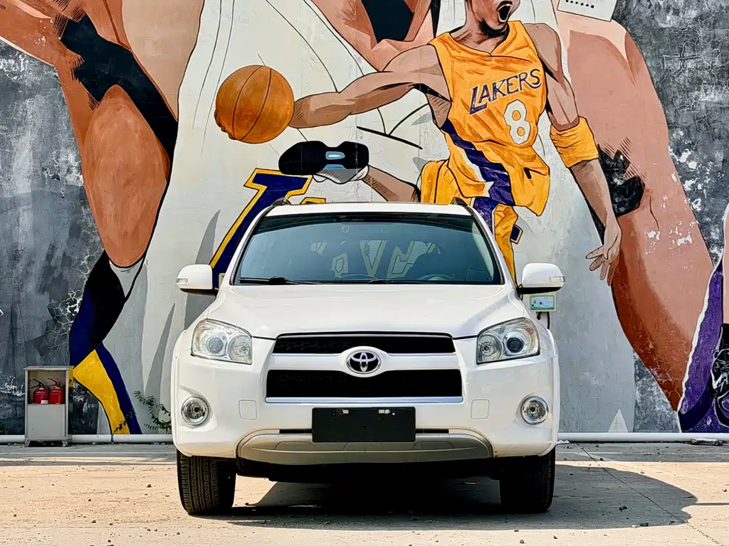 Toyota RAV4 — миниатюра 2