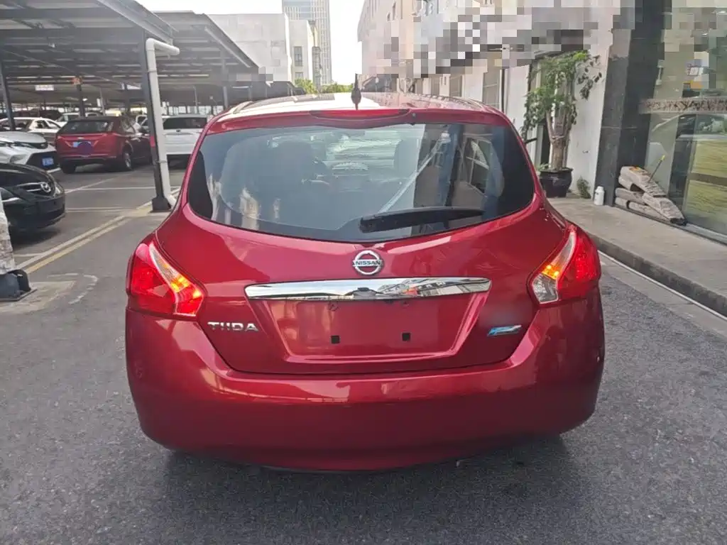 Nissan Tiida — миниатюра 6