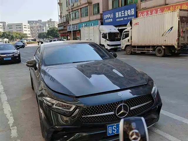MERCEDES-BENZ CLS
