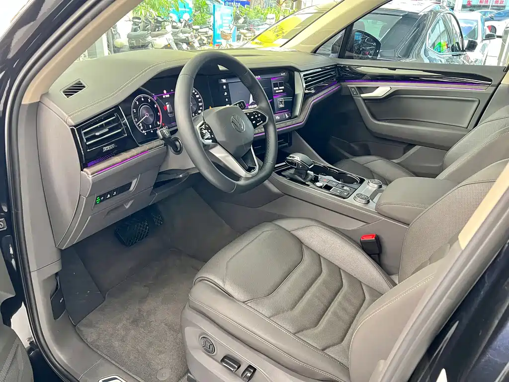 Volkswagen Touareg 2021 3.0TSI Sport