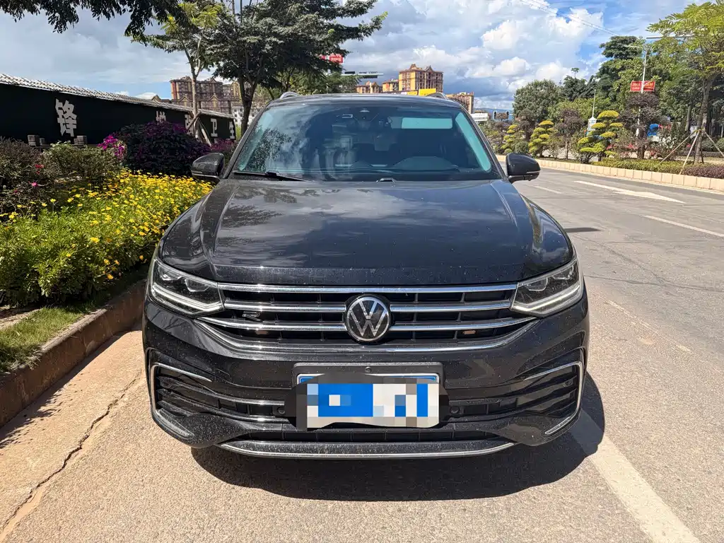 Volkswagen Tiguan L — миниатюра 2
