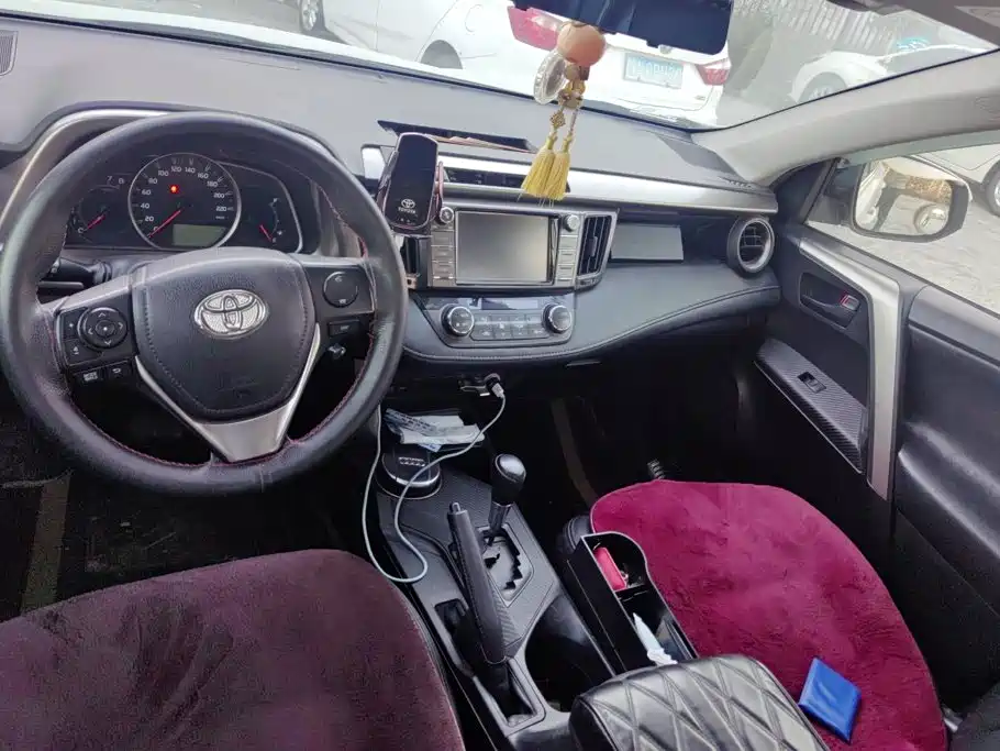 Toyota RAV4 — миниатюра 12