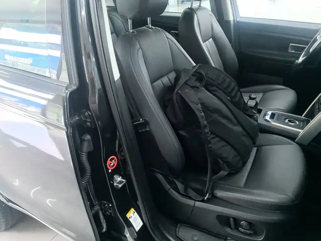 Land Rover Discovery Sport — миниатюра 25