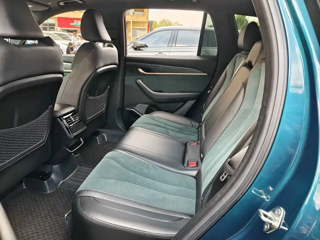 Geely Xingyue L — миниатюра 11