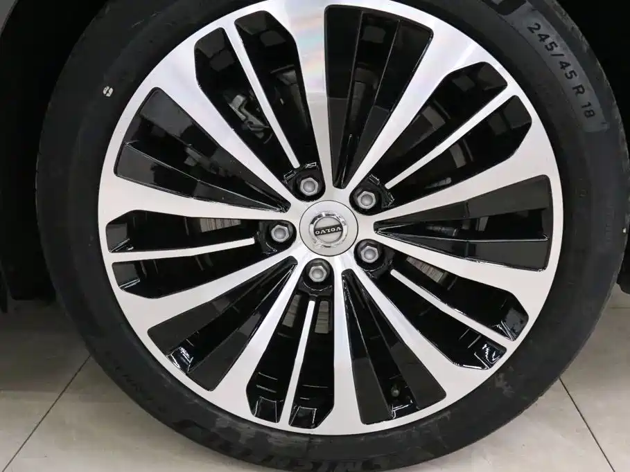 Volvo S90 — миниатюра 17