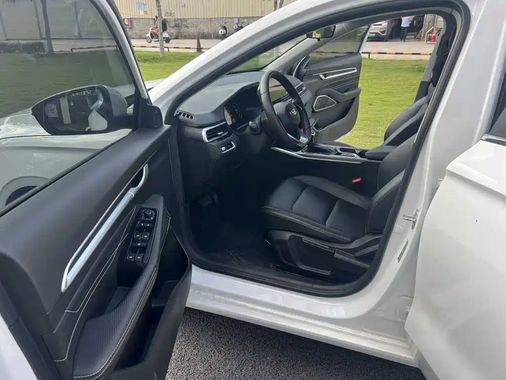 Geely Emgrand L — миниатюра 8