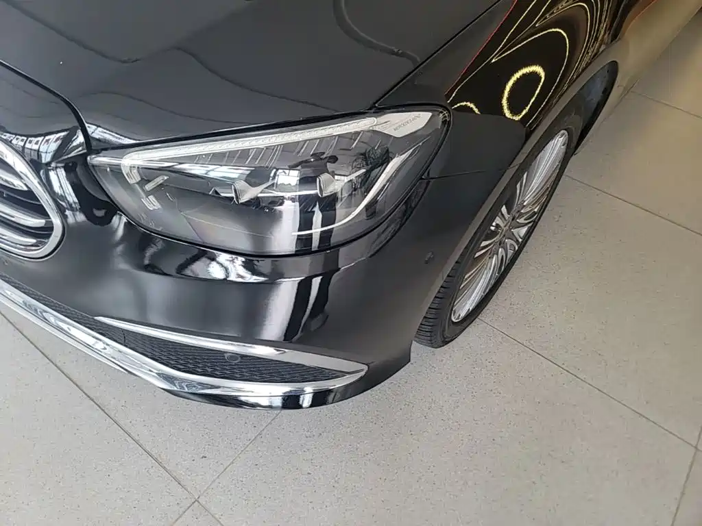 Mercedes-Benz E-Class — миниатюра 24