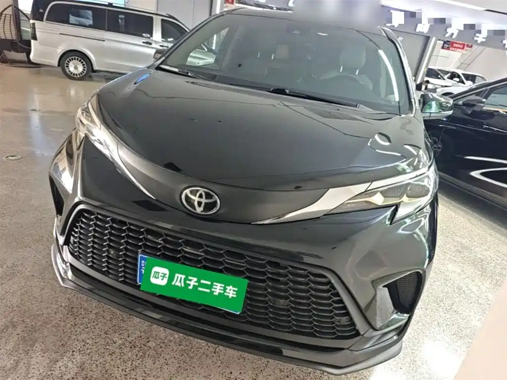 Toyota Granvia 2024